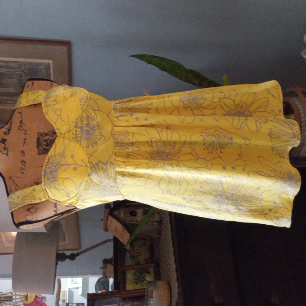 Anthropologie Walter Y2K Yellow and Gray Silk Floral Sleeveless Blouse